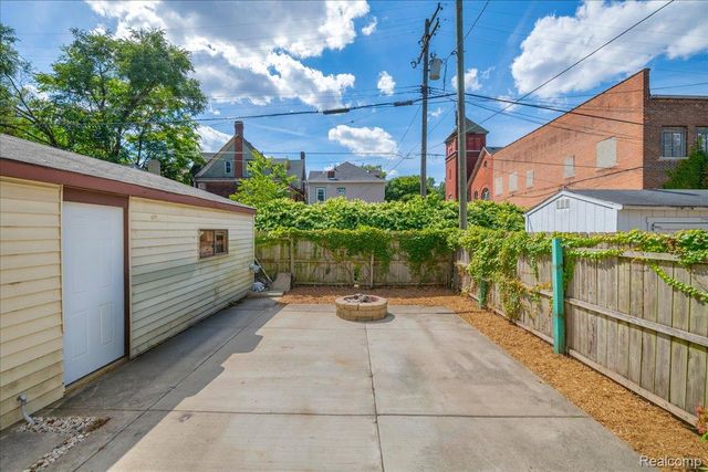 1265 25th Street, Detroit, MI 48216