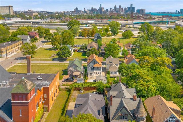 1265 25th Street, Detroit, MI 48216