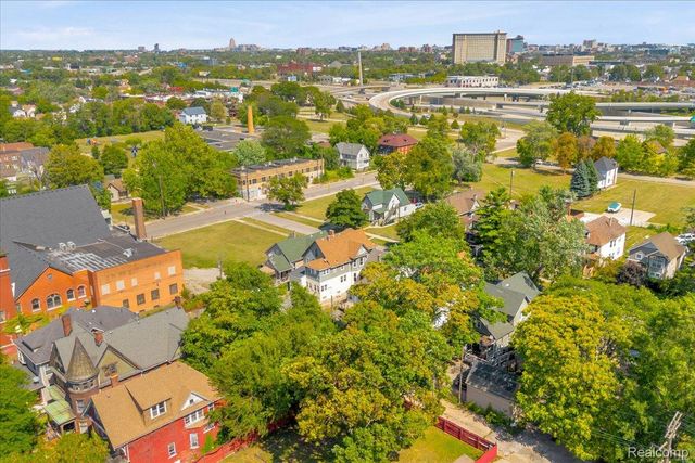 1265 25th Street, Detroit, MI 48216