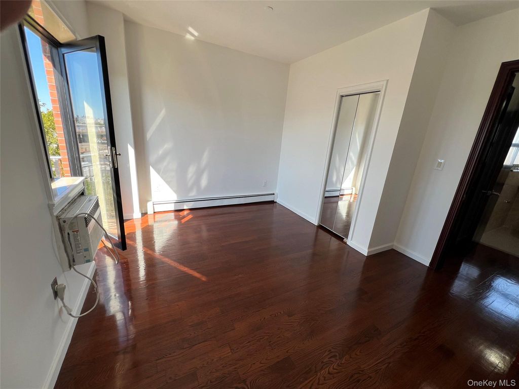 64-05 Woodside Avenue 4E, Woodside, NY 11377 — photo 3