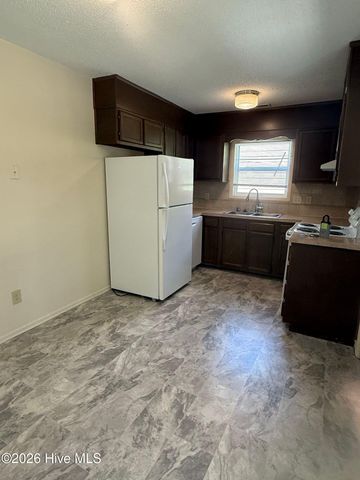 306 Pine Valley Road, Jacksonville, NC 28546