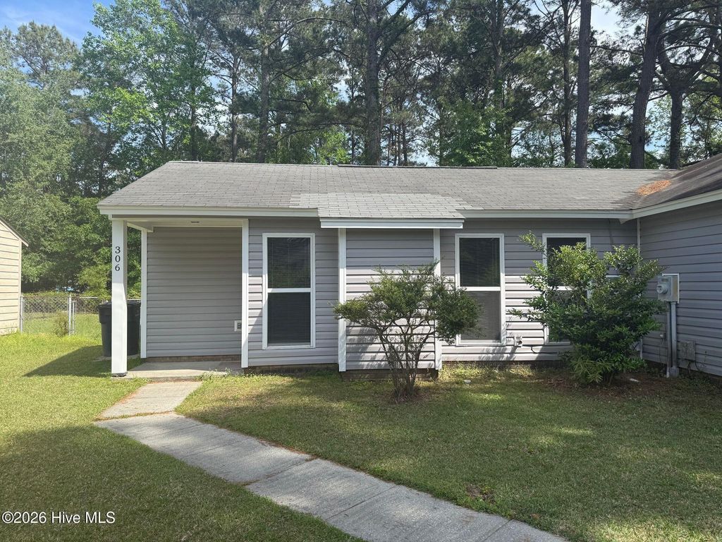 306 Pine Valley Road, Jacksonville, NC 28546