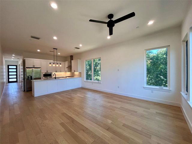 4010 Clawson RD 11, Austin, TX 78704