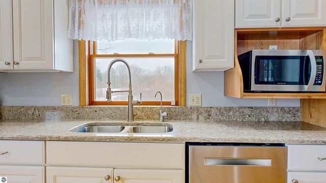 6702 Links Drive, Mt Pleasant, MI 48858