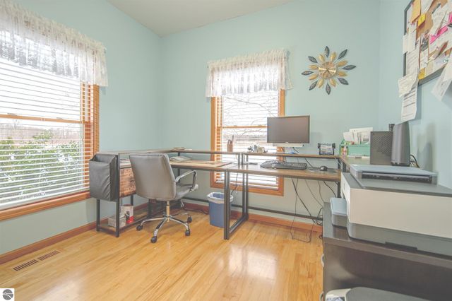 6702 Links Drive, Mt Pleasant, MI 48858