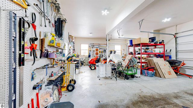 6702 Links Drive, Mt Pleasant, MI 48858