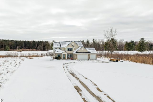 6702 Links Drive, Mt Pleasant, MI 48858