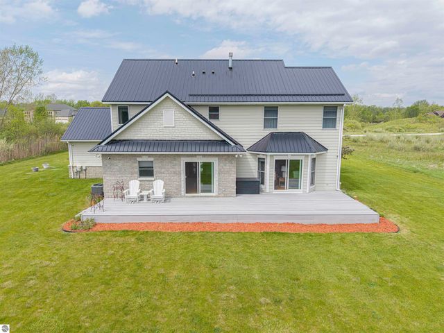 6702 Links Drive, Mt Pleasant, MI 48858