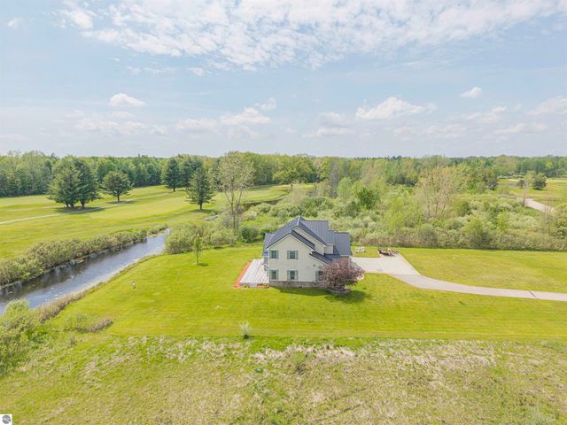 6702 Links Drive, Mt Pleasant, MI 48858