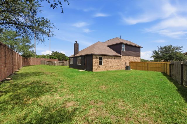 1022 Fairway Drive, La Porte, TX 77571