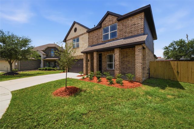 1022 Fairway Drive, La Porte, TX 77571