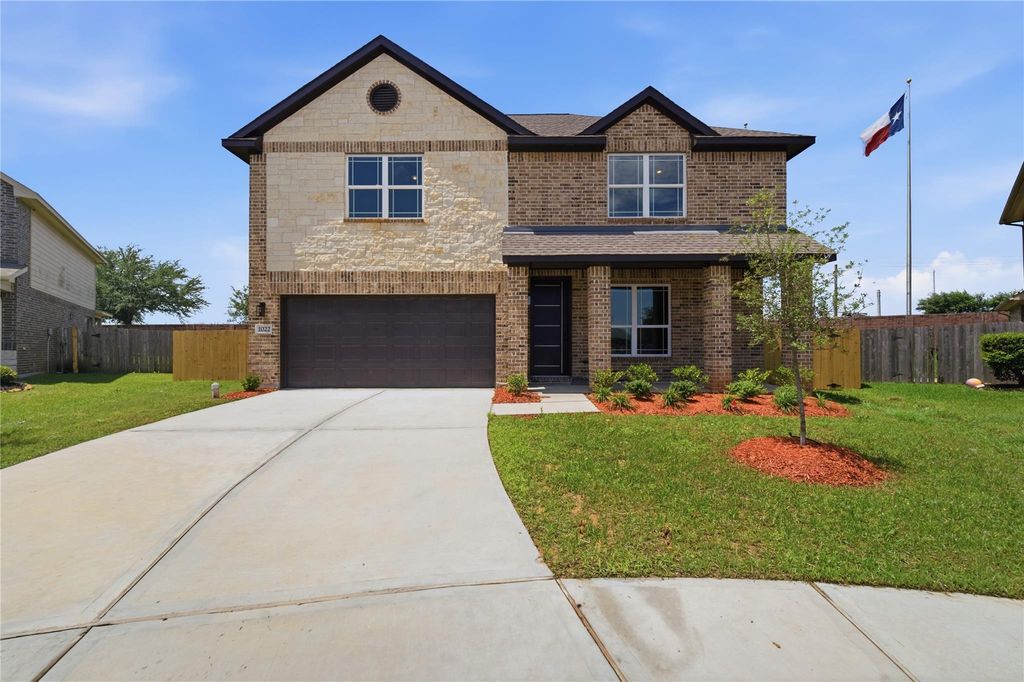 1022 Fairway Drive, La Porte, TX 77571