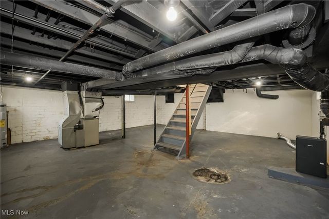 1115 Colonial Boulevard NE, Canton, OH 44714