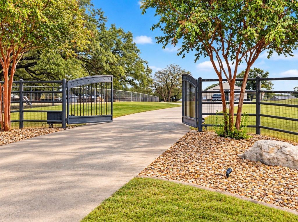 211 Silverado Drive, Weatherford, TX 76087 — photo 5