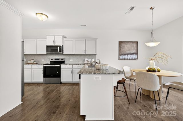 140 Canada Drive 2B, Statesville, NC 28166