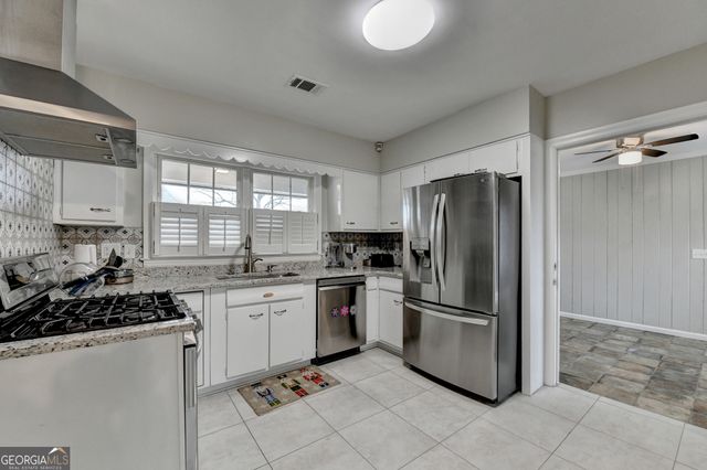 8 Highland Lane, Cartersville, GA 30120