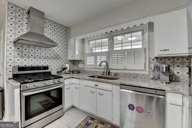 8 Highland Lane, Cartersville, GA 30120