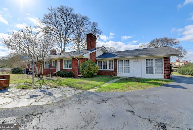 8 Highland Lane, Cartersville, GA 30120