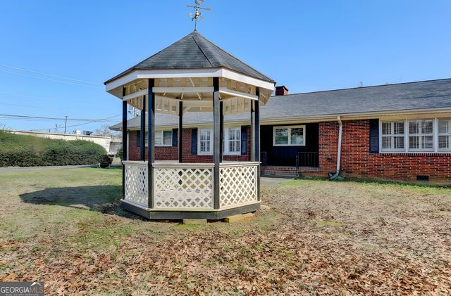 8 Highland Lane, Cartersville, GA 30120