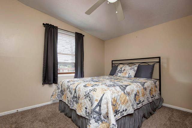 19 Golden Drive, Kimberling City, MO 65686