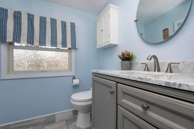 19 Golden Drive, Kimberling City, MO 65686