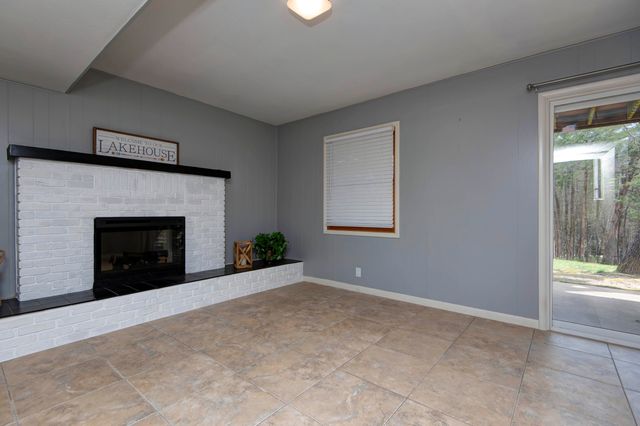 19 Golden Drive, Kimberling City, MO 65686