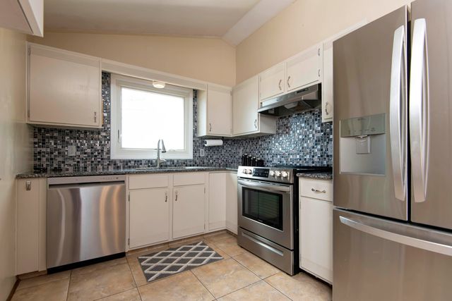 19 Golden Drive, Kimberling City, MO 65686