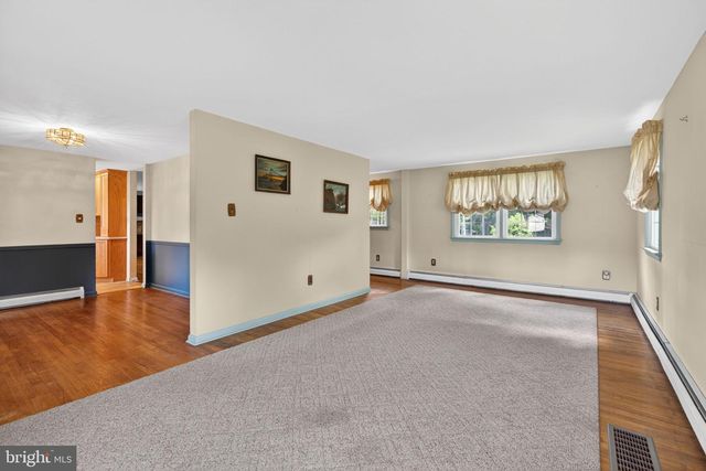 324 WRIGHTS RD, Newtown, PA 18940