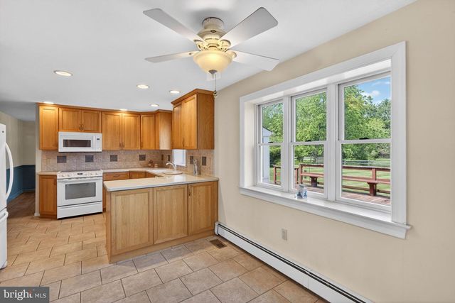 324 WRIGHTS RD, Newtown, PA 18940