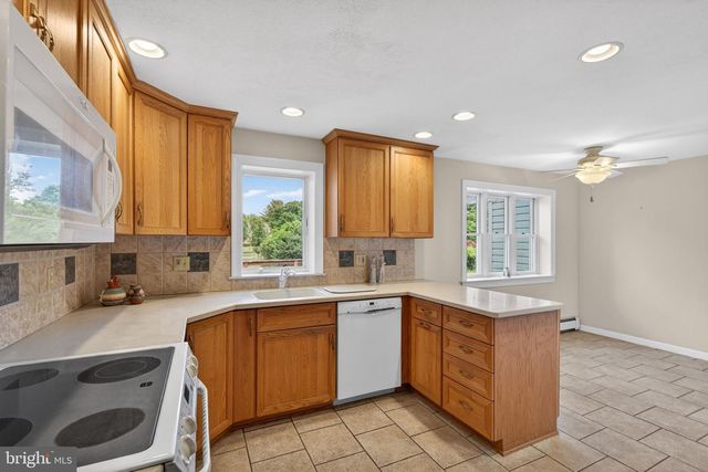 324 WRIGHTS RD, Newtown, PA 18940