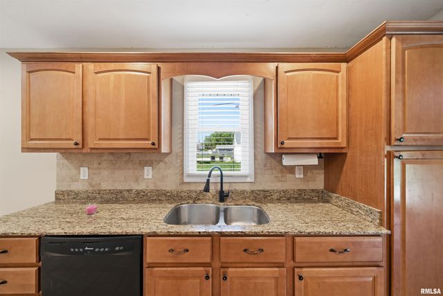 310 S BELLEVUE Avenue, Peoria, IL 61604