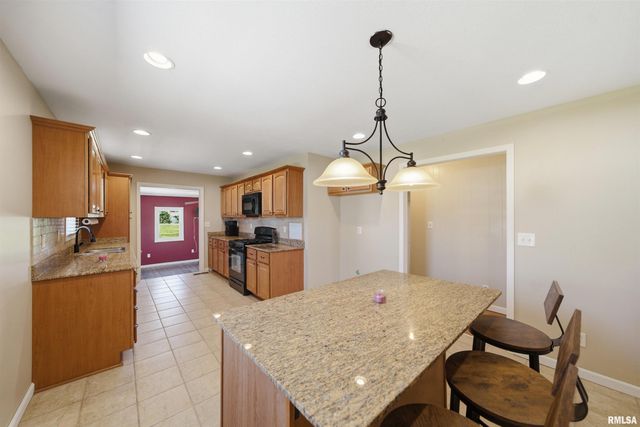 310 S BELLEVUE Avenue, Peoria, IL 61604