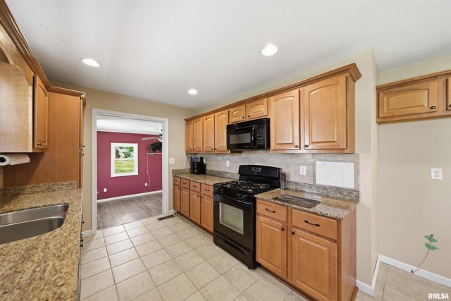 310 S BELLEVUE Avenue, Peoria, IL 61604