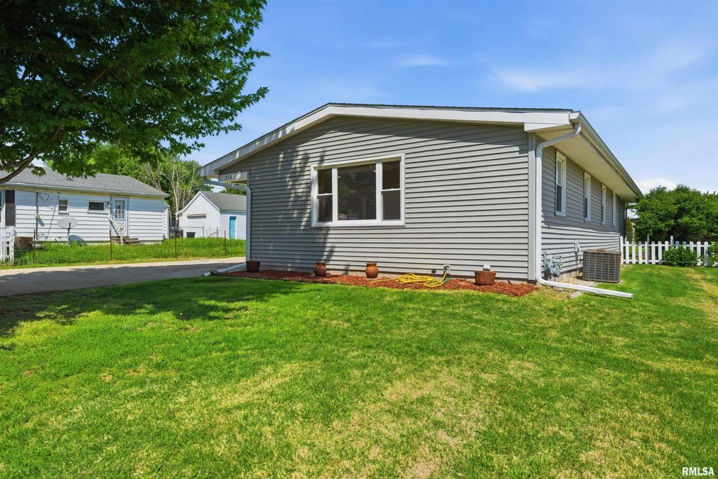 310 S BELLEVUE Avenue, Peoria, IL 61604