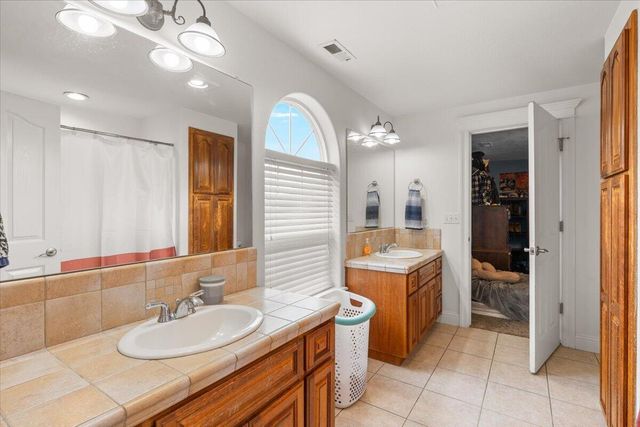 4549 Wolf Run Drive, Medford, OR 97504