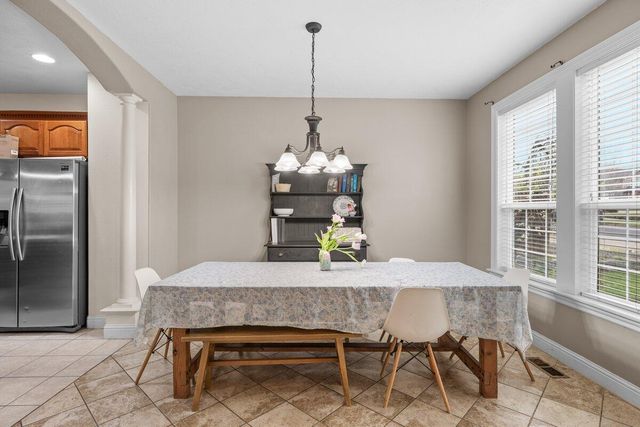 4549 Wolf Run Drive, Medford, OR 97504