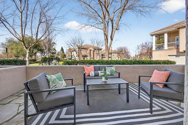 4901 Esplanade Cir, Folsom, CA 95630