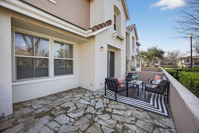 4901 Esplanade Cir, Folsom, CA 95630