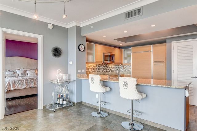 322 Karen Avenue 401, Las Vegas, NV 89109