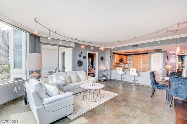 322 Karen Avenue 401, Las Vegas, NV 89109