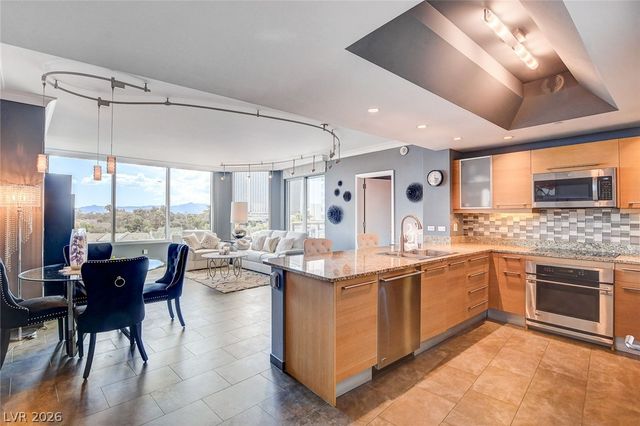 322 Karen Avenue 401, Las Vegas, NV 89109