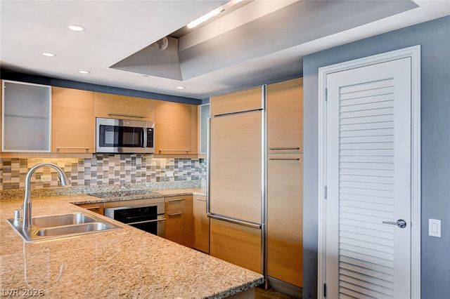 322 Karen Avenue 401, Las Vegas, NV 89109