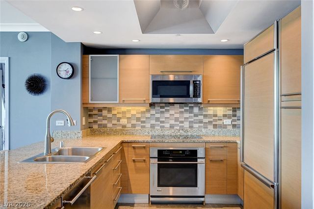322 Karen Avenue 401, Las Vegas, NV 89109