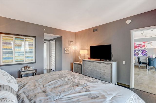 322 Karen Avenue 401, Las Vegas, NV 89109