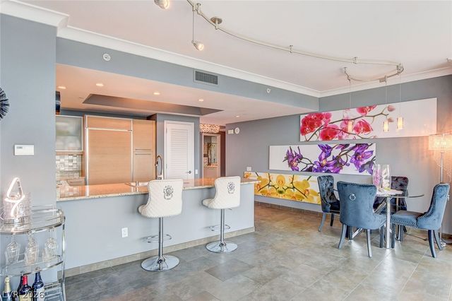 322 Karen Avenue 401, Las Vegas, NV 89109