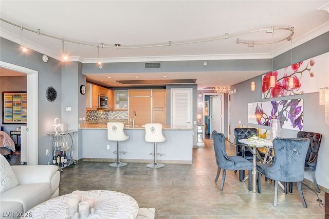 322 Karen Avenue 401, Las Vegas, NV 89109