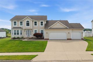 2275 Cyprus Drive SE, Massillon, OH 44646