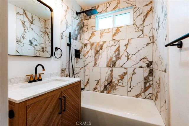 780 E Walton, Signal Hill, CA 90755