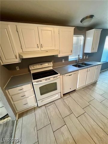 60 West Country Place Road, Pahrump, NV 89060