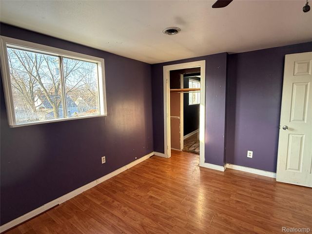 151 W Sheffield Avenue, Pontiac, MI 48340